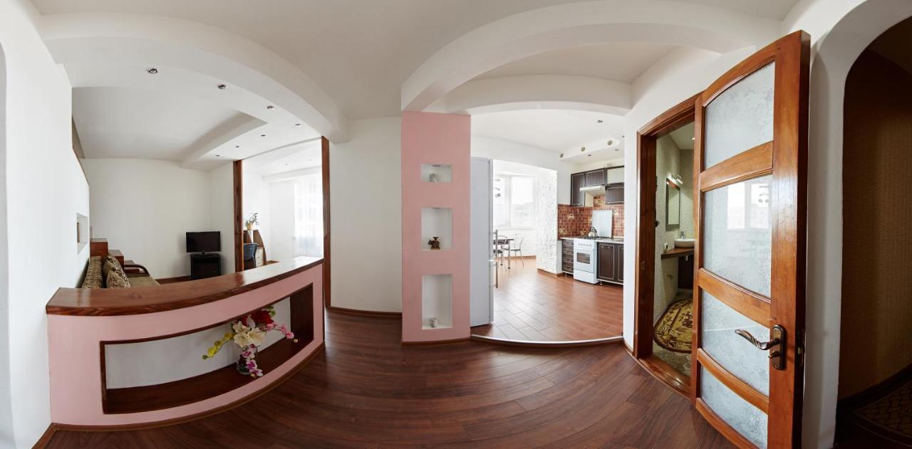 Babylon Apartment On Bukovinskaya Street Rivne Eksteriør billede